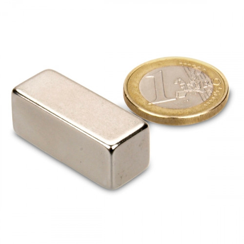 Bloque magnético 30,0 x 12,0 x 12,0 mm N52 níquel - sujeta 17,5 kg