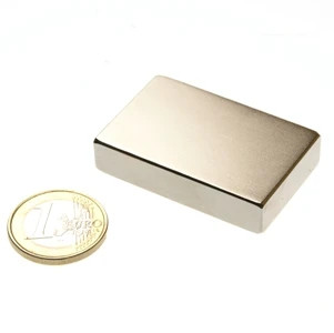 Bloque magnético 46,0 x 30,0 x 10,0 mm N40 níquel - sujeta 28 kg