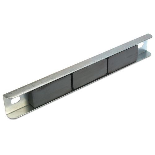 Barra magnética con ferrita dura en perfil U galvanizado, 203 mm